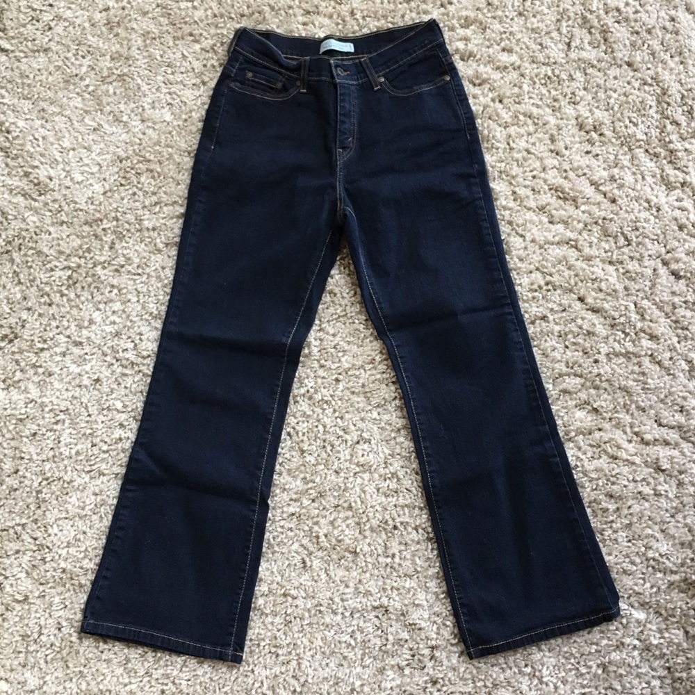 Levi’s- Perfectly Slimming Boot Cut 512 Jeans